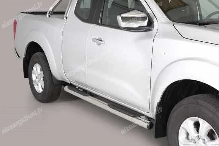 MISUTONIDA ROUND SIDE BARS WITH PLASTIC FOOTSTEPS NISSAN Navara