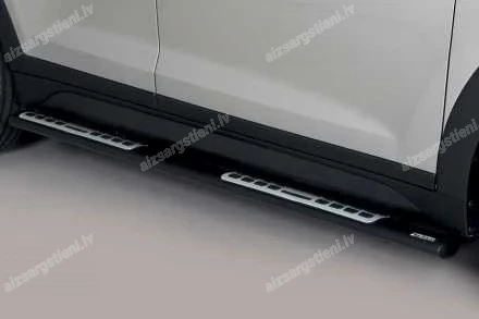 MISUTONIDA OVAL SIDE BARS WITH INTEGRATED PLASTIC FOOTSTEPS TOYOTA Hilux